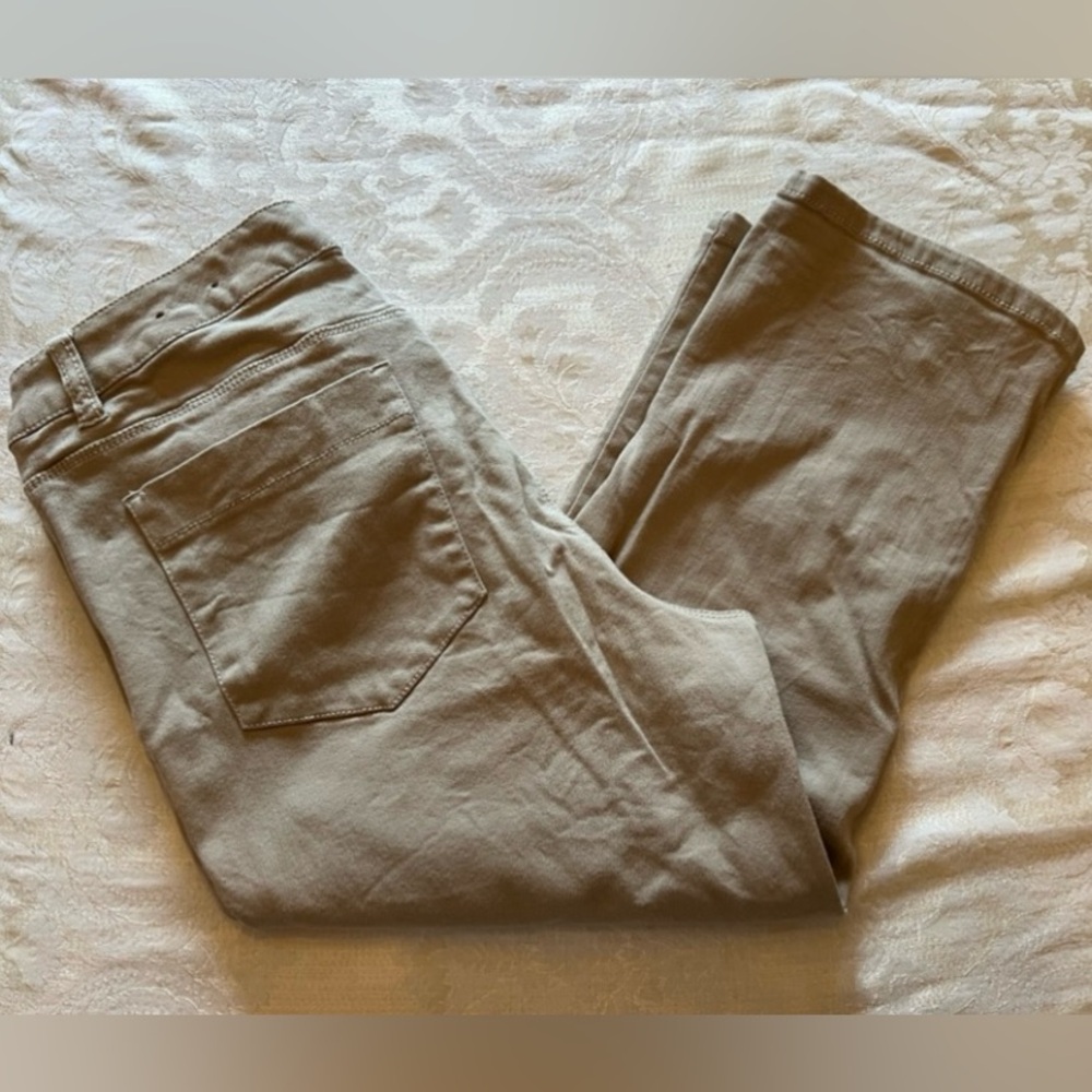 Coldwater Creek Women’s Khaki Tan cropped petite